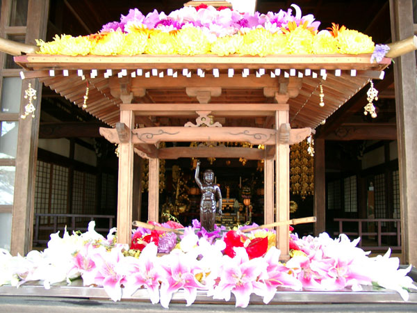 Hana Matsuri, la fête des fleurs – Akije Hirodi